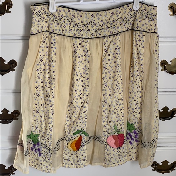 Embroidered skirt - Picture 1 of 6